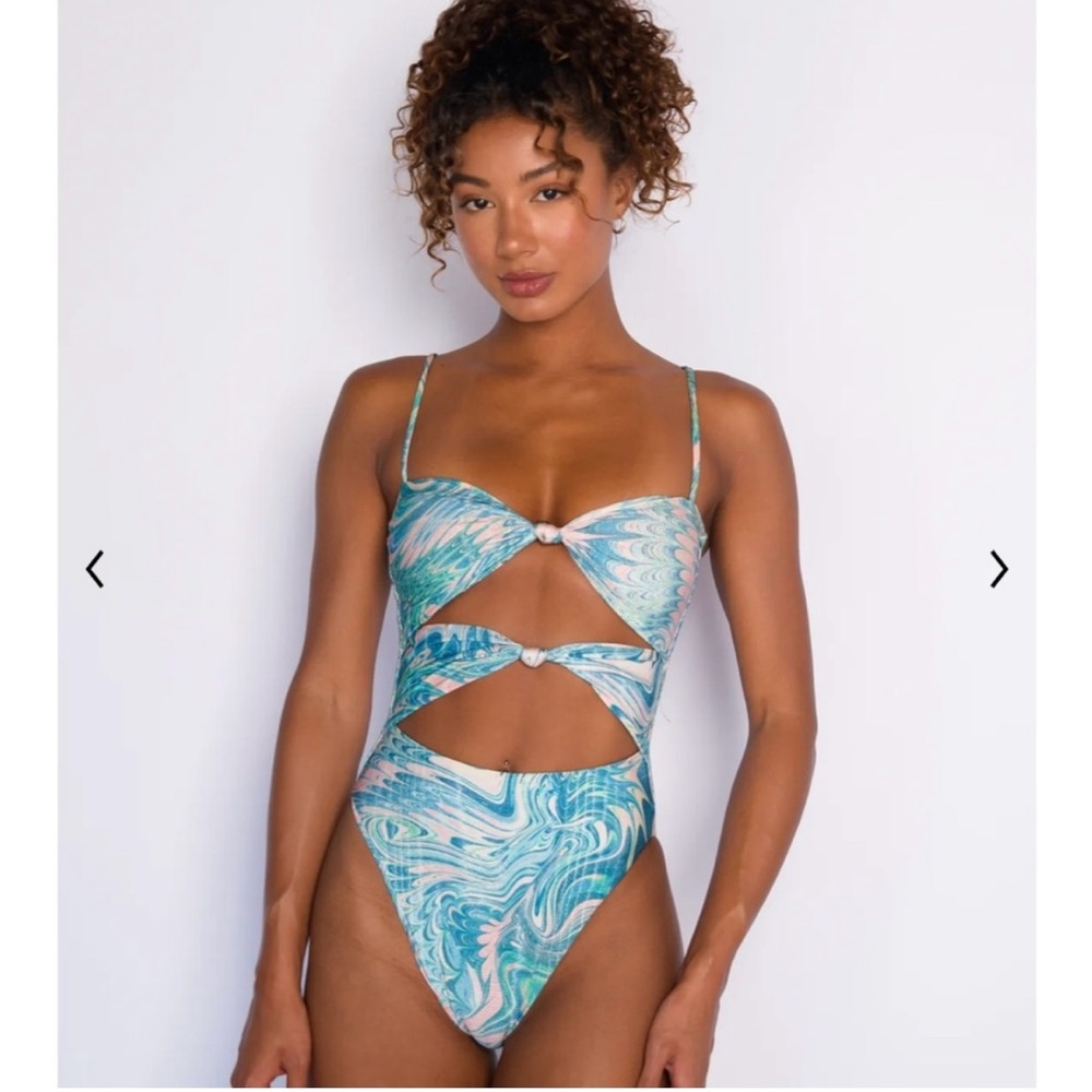 SKATIE Lisa one piece in Crush size XS, only tried on, basically new ✨